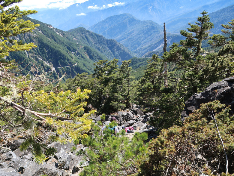 點我看大圖 【南橫溪頭山】媲美南橫三星百岳的一座巨岩高山