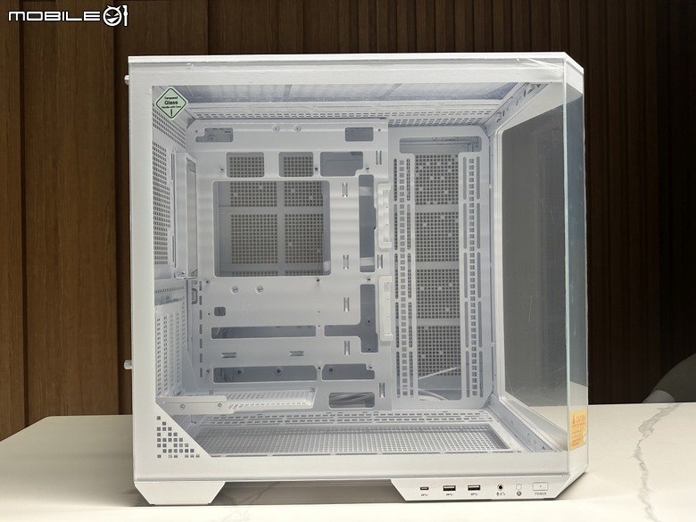 新海景房機殼!微星 MAG PANO 100L PZ 裝機