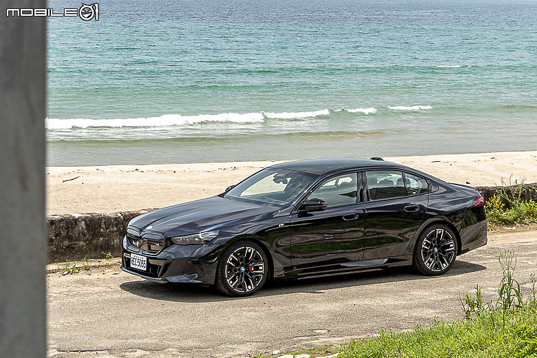 BMW i5 M60 xDrive 試駕|豪華舒適依舊,更多了一身好功夫!