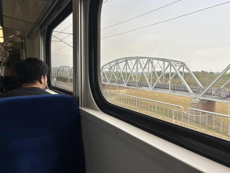 騎遊六塊厝車站、下淡水溪鐵橋園區