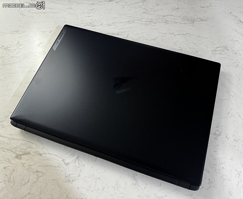點我看大圖 AI Nexus 導入 AORUS 16X AKG 星夜灰開箱