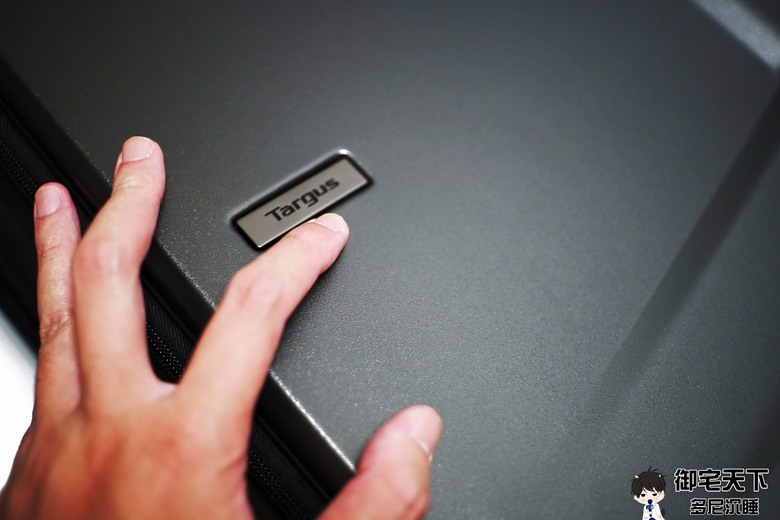 開箱｜Targus&reg; Pro-Tek&reg; 20 吋隨身行李箱 TBR043 - 輕便、耐用、好看，適合出差旅行之作！