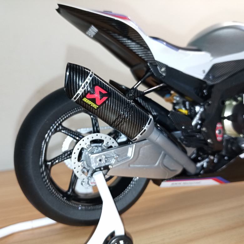 【模型新手也能輕鬆組 Part2】從0到100帶你一起組裝，MENG 1/9 BMW HP4 RACE MT-004s 重機模型 悅色版