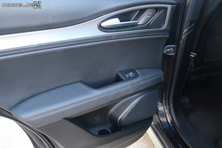 點我看大圖 #心得 #圖多 西班牙自駕初體驗 w/ Alfa Romeo Stelvio