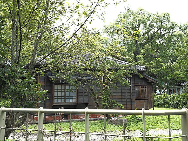 宜蘭文學館、宜蘭設治紀念館、宜蘭人故事館、蘭陽原創館、丟丟噹森林公園、幾米廣場 — 搭火車去宜蘭旅行之 宜蘭城南散步