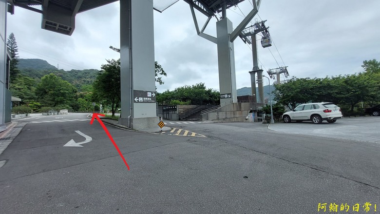 [2024 台北大縱走第七段] 竹柏參道 → 飛龍步道政大後山｜貓空來支霜淇淋｜充滿田園風光的樟樹步道