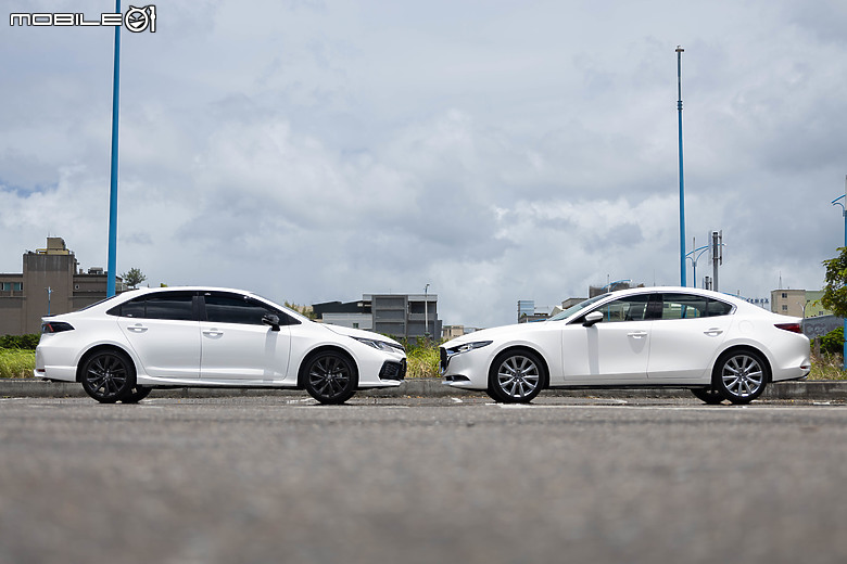 國產 vs.進口，2.0升中型四門房車對決｜Corolla Altis GR Sport x Mazda 3
