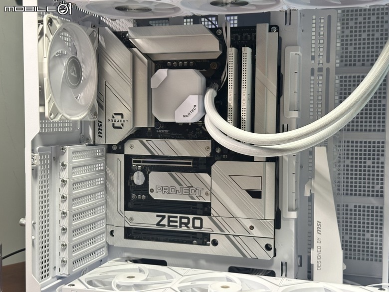 新海景房機殼!微星 MAG PANO 100L PZ 裝機