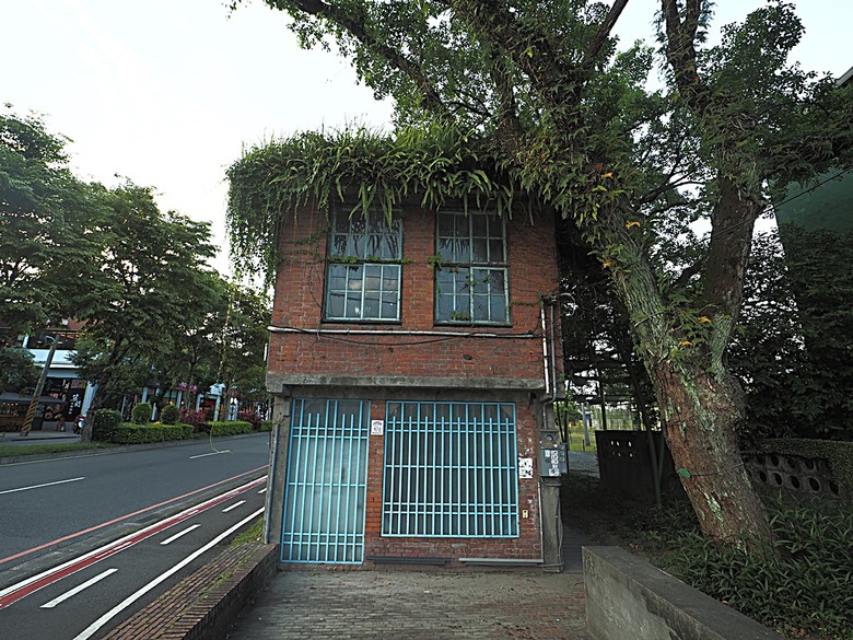 宜蘭文學館、宜蘭設治紀念館、宜蘭人故事館、蘭陽原創館、丟丟噹森林公園、幾米廣場 — 搭火車去宜蘭旅行之 宜蘭城南散步