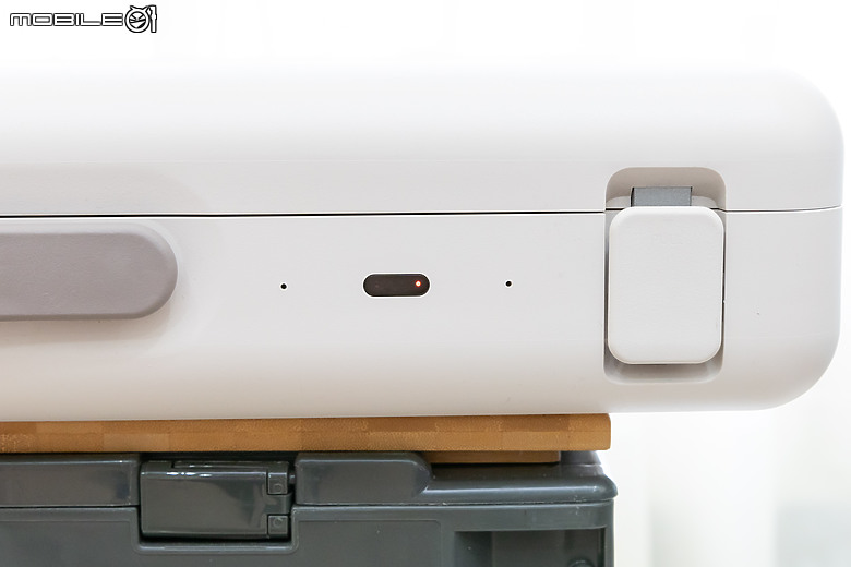 帶著 LG StanbyME Go 離家出走，成為「車露的娛樂玩伴」！