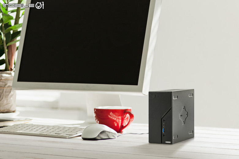 ASRock DeskMini X600 開箱實測 在迷你機體內延續海量儲存擴充設計