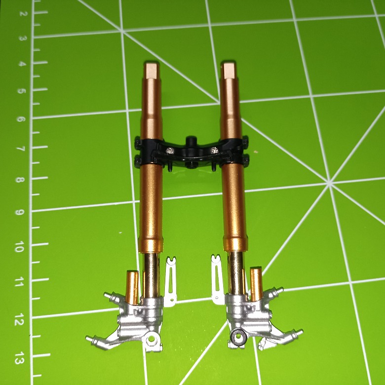 【模型新手也能輕鬆組 Part2】從0到100帶你一起組裝，MENG 1/9 BMW HP4 RACE MT-004s 重機模型 悅色版