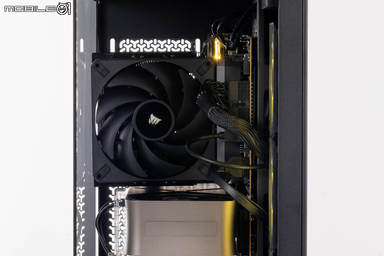 CORSAIR 3500X 開箱實組 支援背插設計以及具備高效散熱潛力的中階機殼選擇