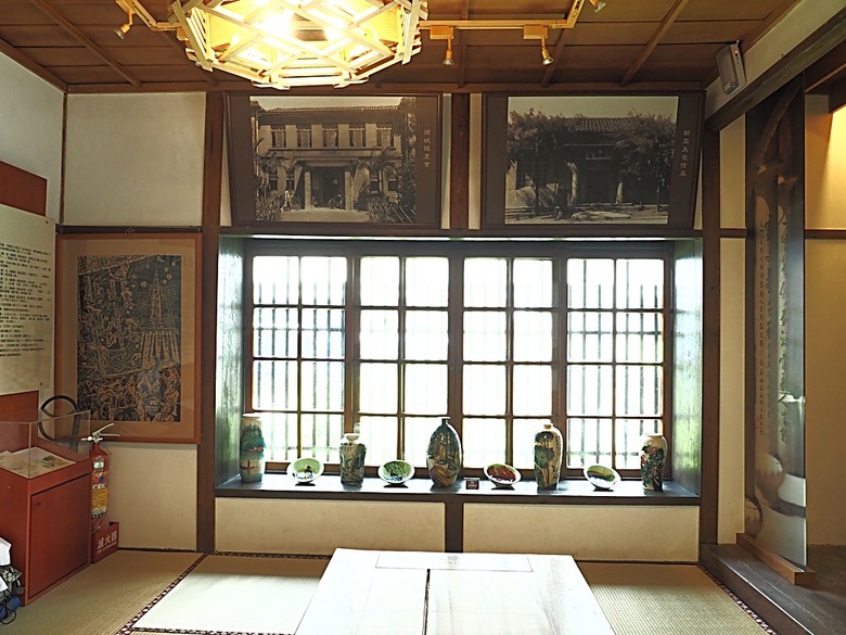 頭城老街(北門福德祠、盧纘祥公館、開蘭媽祖慶元宮、南門福德祠)、李榮春文學館、頭城文創園區,還有美味的車站前阿伯炸蛋蔥油餅 — 搭火車去宜蘭旅行之 頭城散步