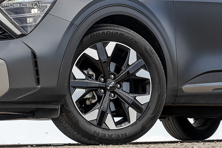 Kia Sportage X-Line 4WD 試駕|以前衛設計、豐富配備打動人心的特色休旅!