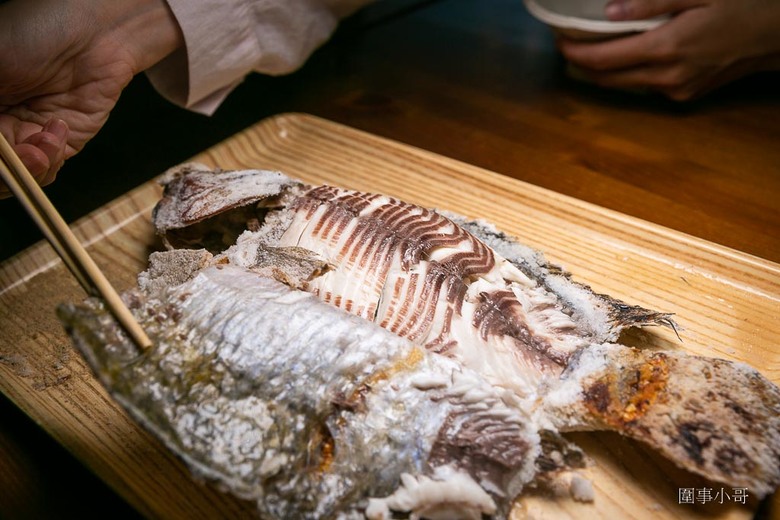 龍潭餐酒推薦-吉娜魯岸原民風味居，阿美族的熱情與美食都在這裡！大推烤魚跟韭菜臭豆腐喔喔喔！