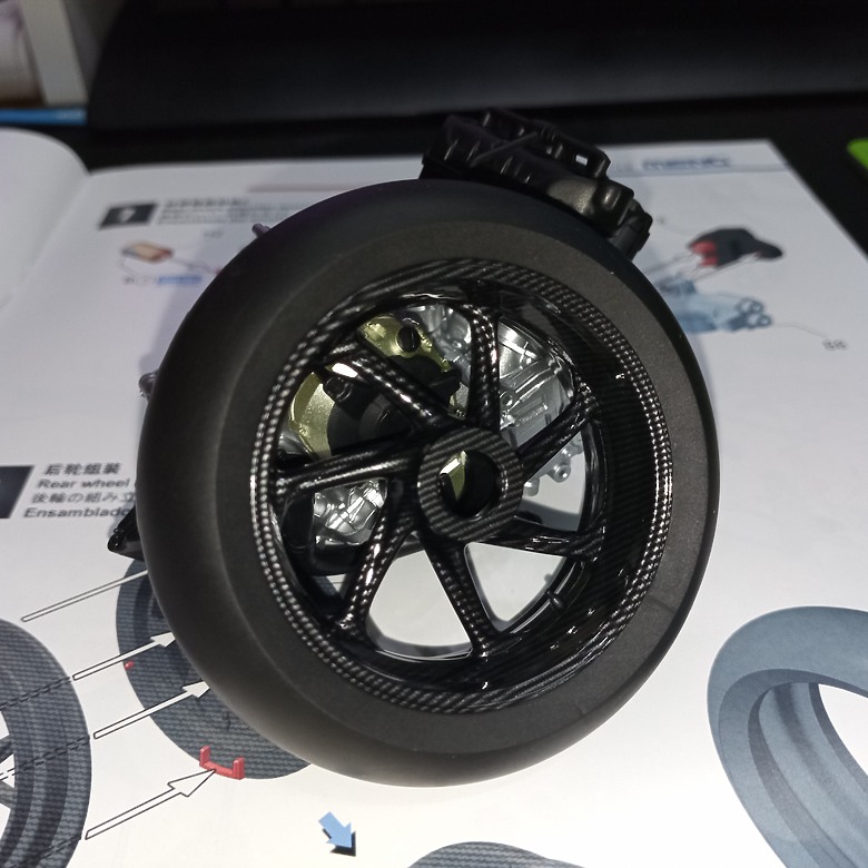 【模型新手也能輕鬆組 Part2】從0到100帶你一起組裝，MENG 1/9 BMW HP4 RACE MT-004s 重機模型 悅色版