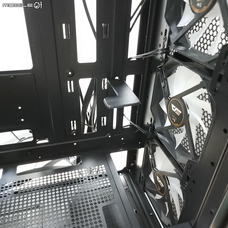 【心得】涼爽又便宜大碗的大飛DN240水冷&DRX70 Mesh機殼