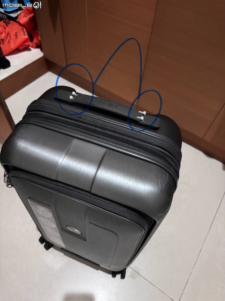 對於法國大使 (DELSEY) 行李箱提把的無言