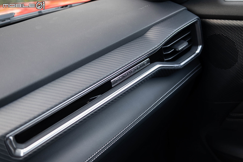 Ford Mustang Ecoboost Premium 大改款試駕|魅力不減,樂趣滿點!
