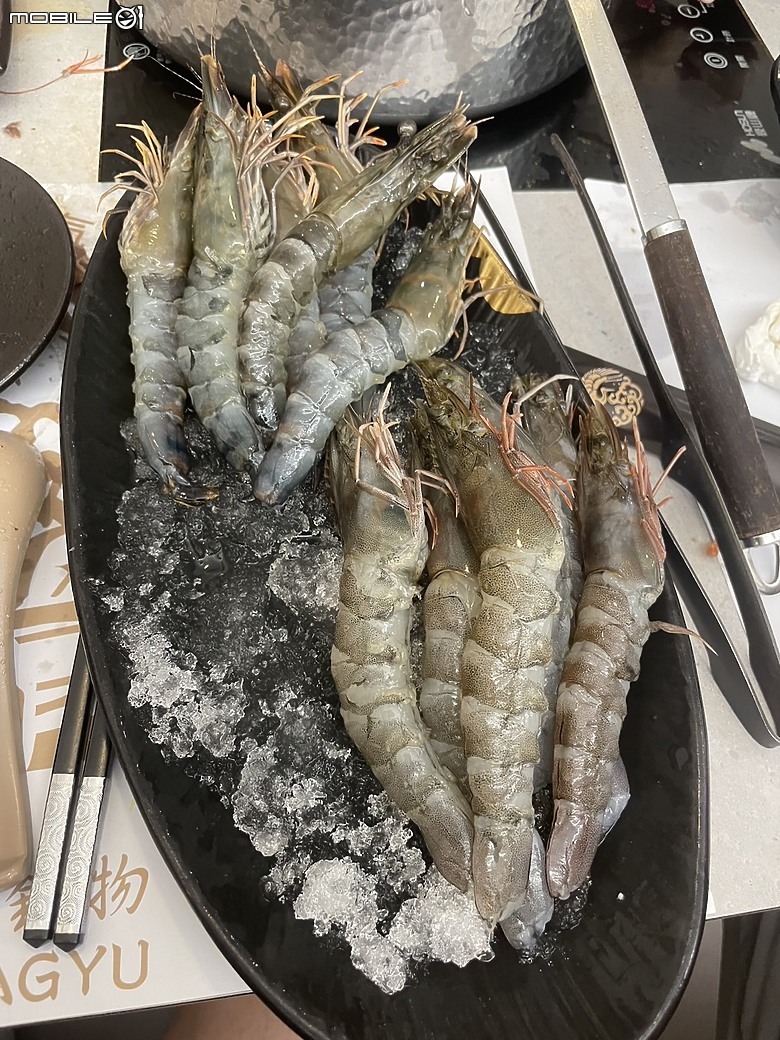 極鶴和牛鍋物：一場視覺與味蕾的頂級饗宴