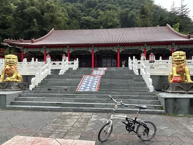 晨 騎 梨 山 ( 上 集 ) 發 現 梨 山
