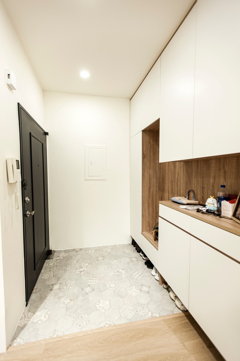 【開箱】桃園20年老屋翻修北歐風，在家實現泡澡自由!