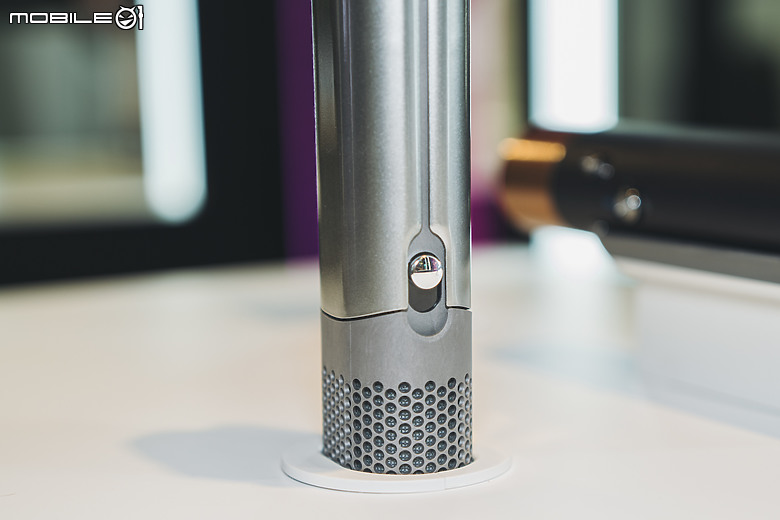 Dyson airstrait二合一吹風直髮器發表 以氣流打造亮麗直髮！