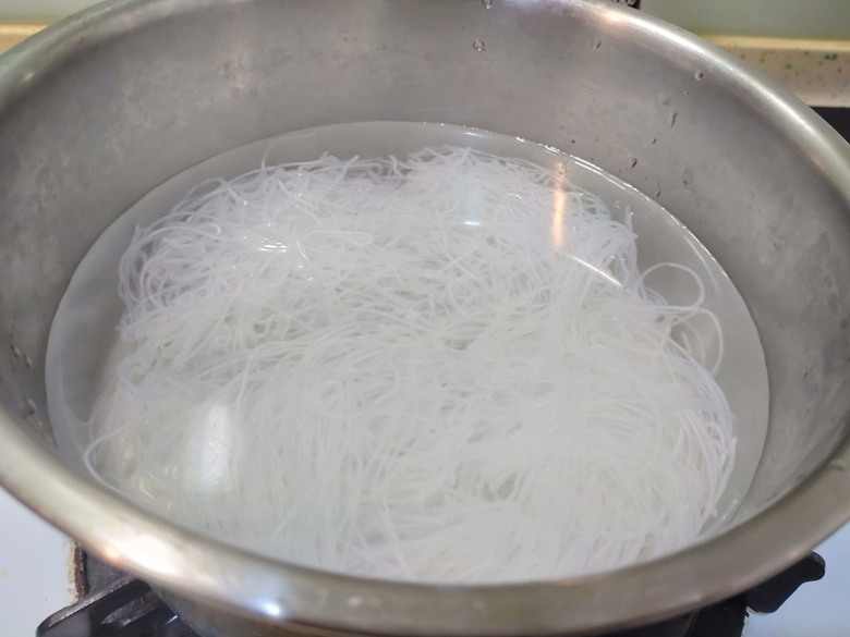 料理東西軍「今夜、ご注文はどっち?」~麻婆春雨