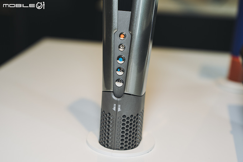 Dyson airstrait二合一吹風直髮器發表 以氣流打造亮麗直髮！