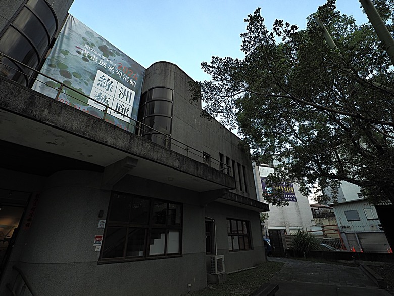 宜蘭文學館、宜蘭設治紀念館、宜蘭人故事館、蘭陽原創館、丟丟噹森林公園、幾米廣場 — 搭火車去宜蘭旅行之 宜蘭城南散步