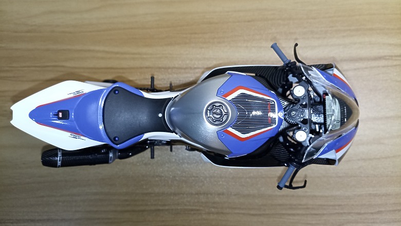 【模型新手也能輕鬆組 Part2】從0到100帶你一起組裝，MENG 1/9 BMW HP4 RACE MT-004s 重機模型 悅色版