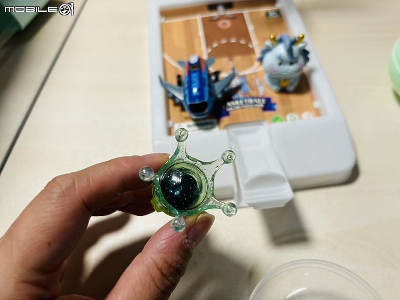 驚喜滿滿!幸運兔拉霸遊戲機開箱 - 全家同樂的歡樂新寵
