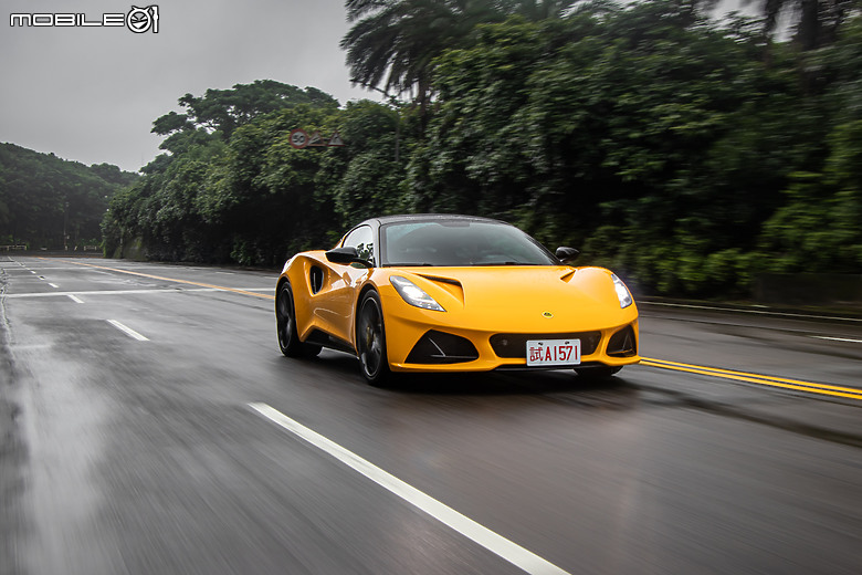 Lotus Emira V6 First Edition 試駕|純種跑車就該如此打造!