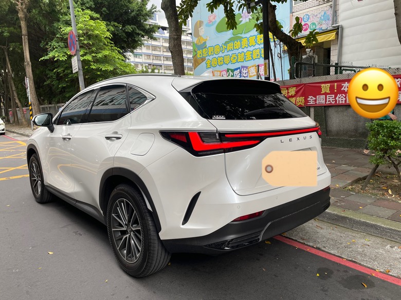 點我看大圖 40歲第一次買新車 LEXUS NX200 (開箱文)