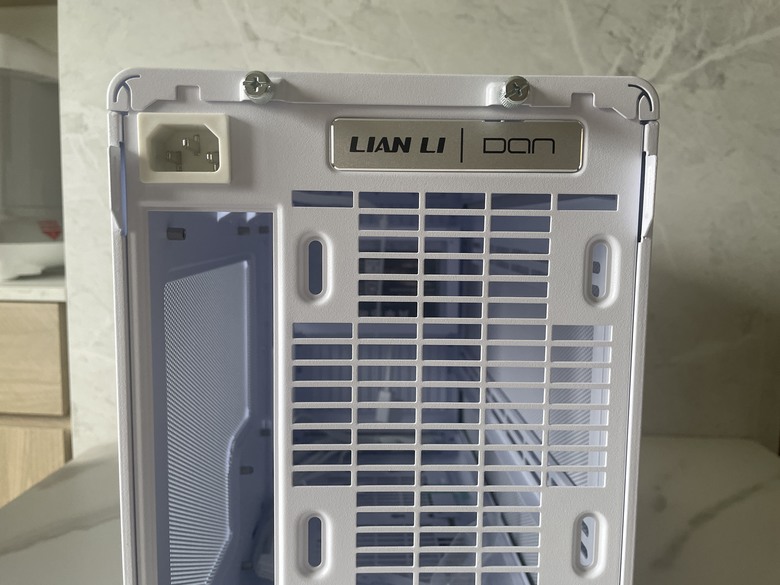居然可以全部拆光光？！聯力A3-mATX一款緊湊靈活安裝的小機殼開箱