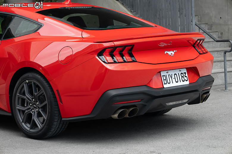 Ford Mustang Ecoboost Premium 大改款試駕|魅力不減,樂趣滿點!