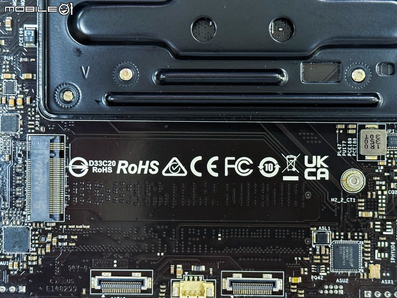 ASRock DeskMini X600 開箱實測 在迷你機體內延續海量儲存擴充設計
