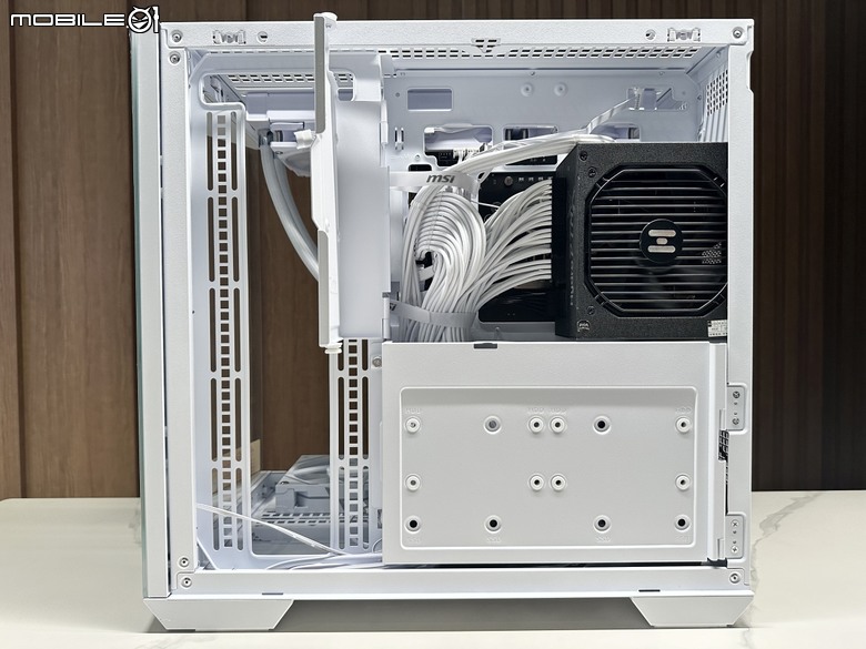 新海景房機殼!微星 MAG PANO 100L PZ 裝機