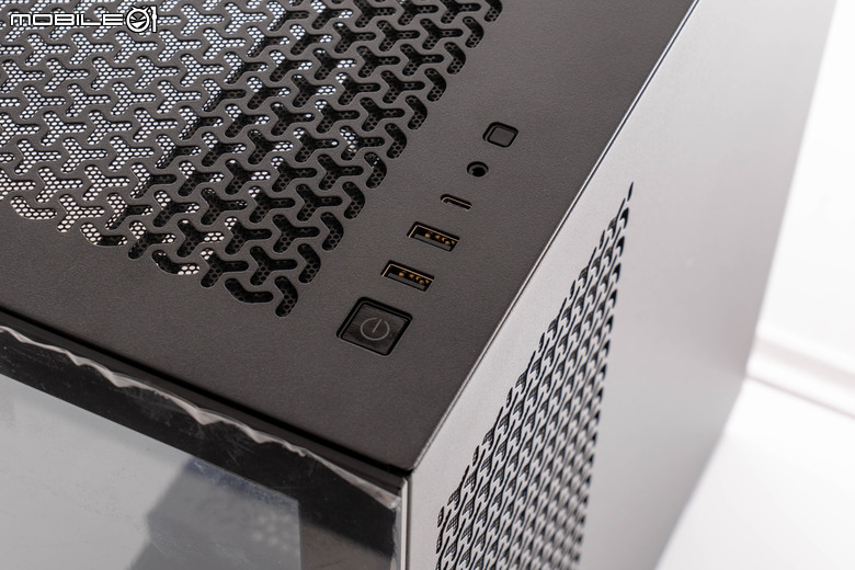 CORSAIR 3500X 開箱實組 支援背插設計以及具備高效散熱潛力的中階機殼選擇