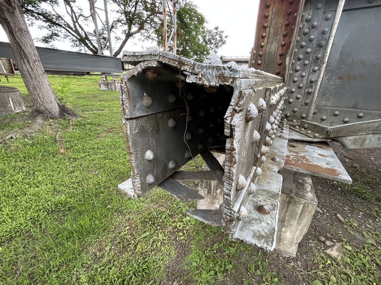 騎遊六塊厝車站、下淡水溪鐵橋園區