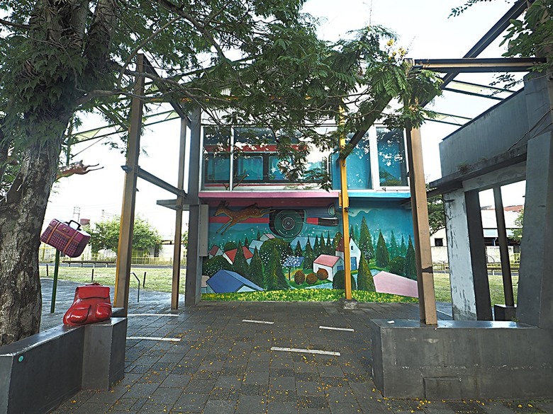 宜蘭文學館、宜蘭設治紀念館、宜蘭人故事館、蘭陽原創館、丟丟噹森林公園、幾米廣場 — 搭火車去宜蘭旅行之 宜蘭城南散步