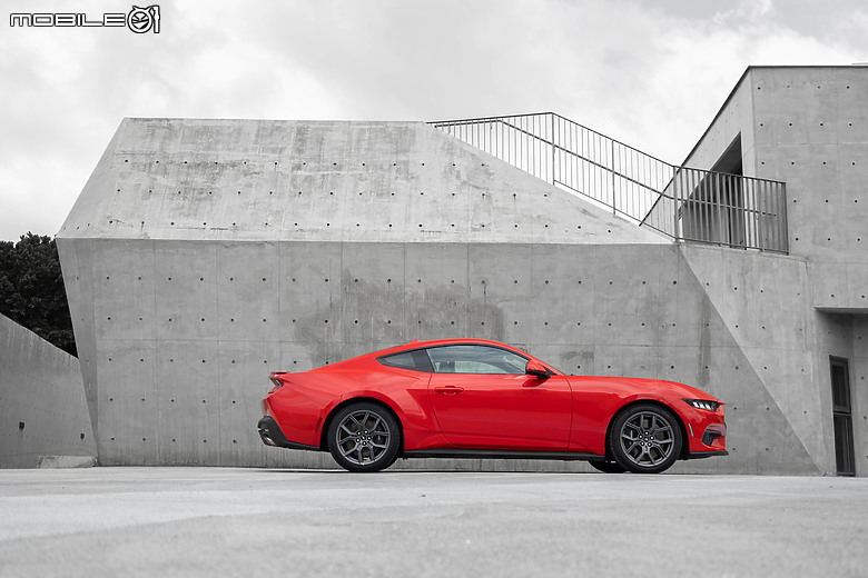 Ford Mustang Ecoboost Premium 大改款試駕|魅力不減,樂趣滿點!