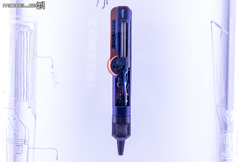 Dyson airstrait二合一吹風直髮器發表 以氣流打造亮麗直髮！