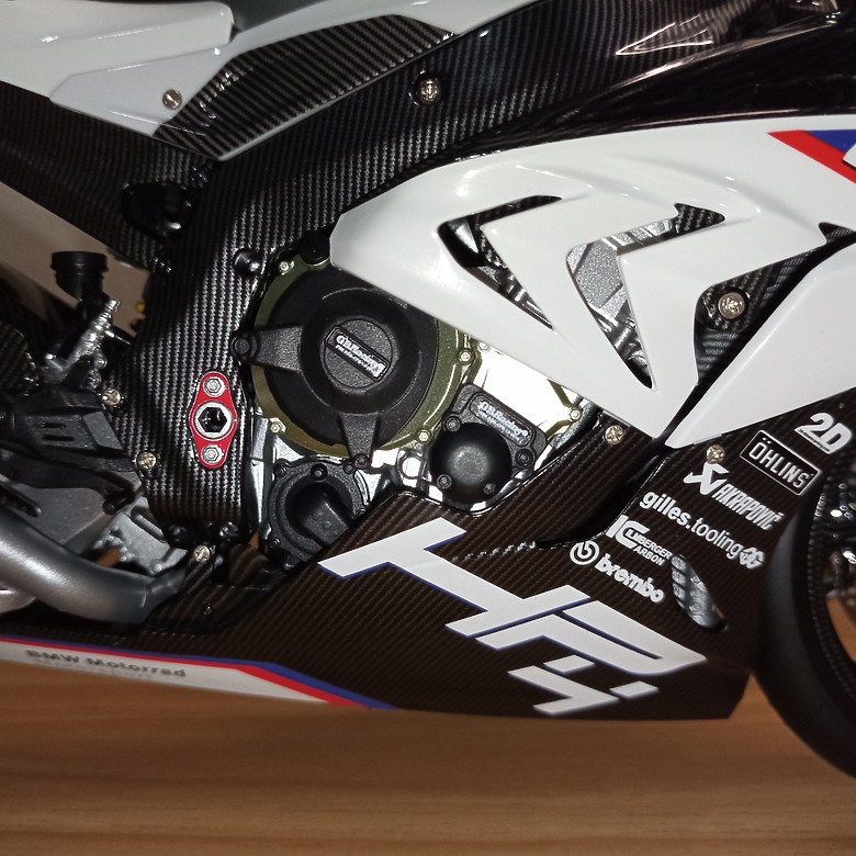 【模型新手也能輕鬆組 Part2】從0到100帶你一起組裝，MENG 1/9 BMW HP4 RACE MT-004s 重機模型 悅色版