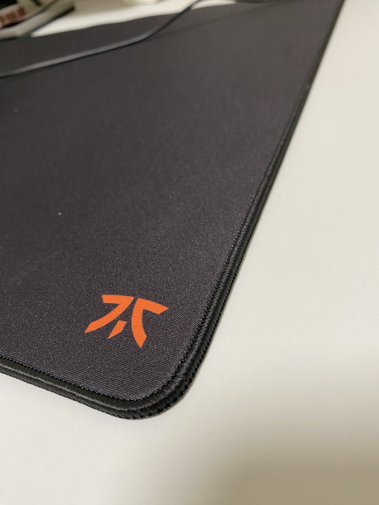 【分享】我的第一個電競滑鼠墊 - FNATIC FOCUS 3控制遊戲滑鼠墊
