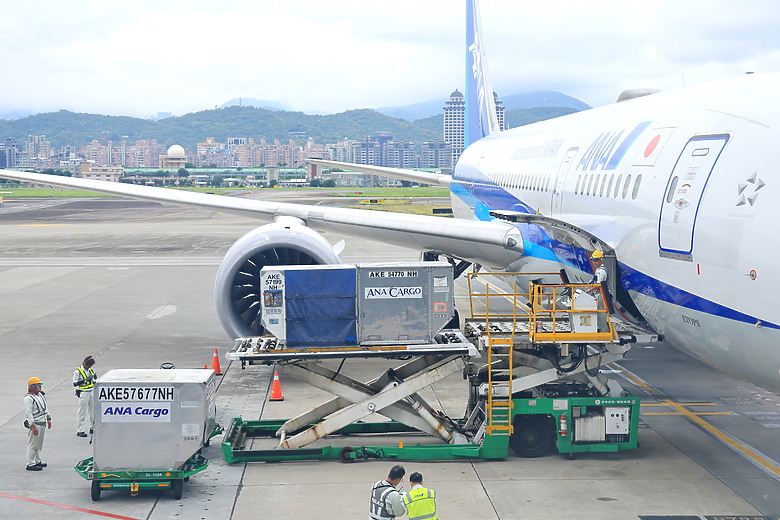 (映像分享) 搭乘全日空的波音787感受大和飛行夢想之翼in商務艙、豪華/經濟艙 feat. ANA