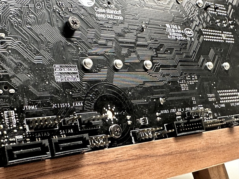 新海景房機殼!微星 MAG PANO 100L PZ 裝機