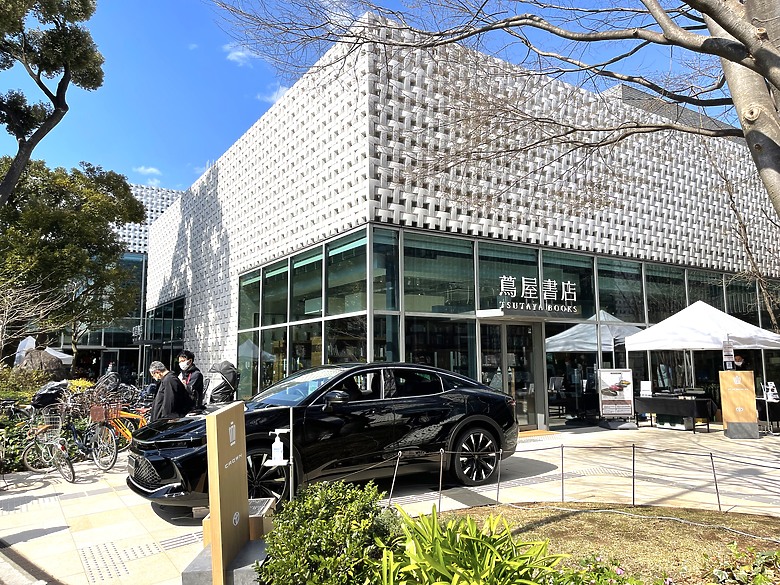 點我看大圖 <日本>2023東京放飛自我~中目黑星巴克旗艦店的春櫻與夏葉