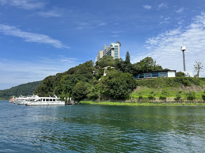 日月潭環潭自行道(下)向山段水上自行車道